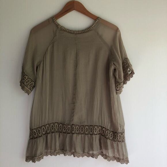Guisy 100% silk top with crocheted details size small beige made in Italy - Picture 3 of 11